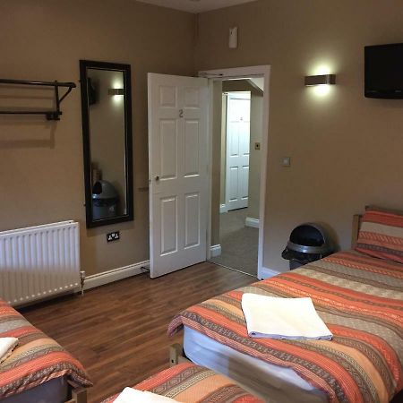 Anfield Accommodation Part Of The Twelfth Man Public House Liverpool Extérieur photo