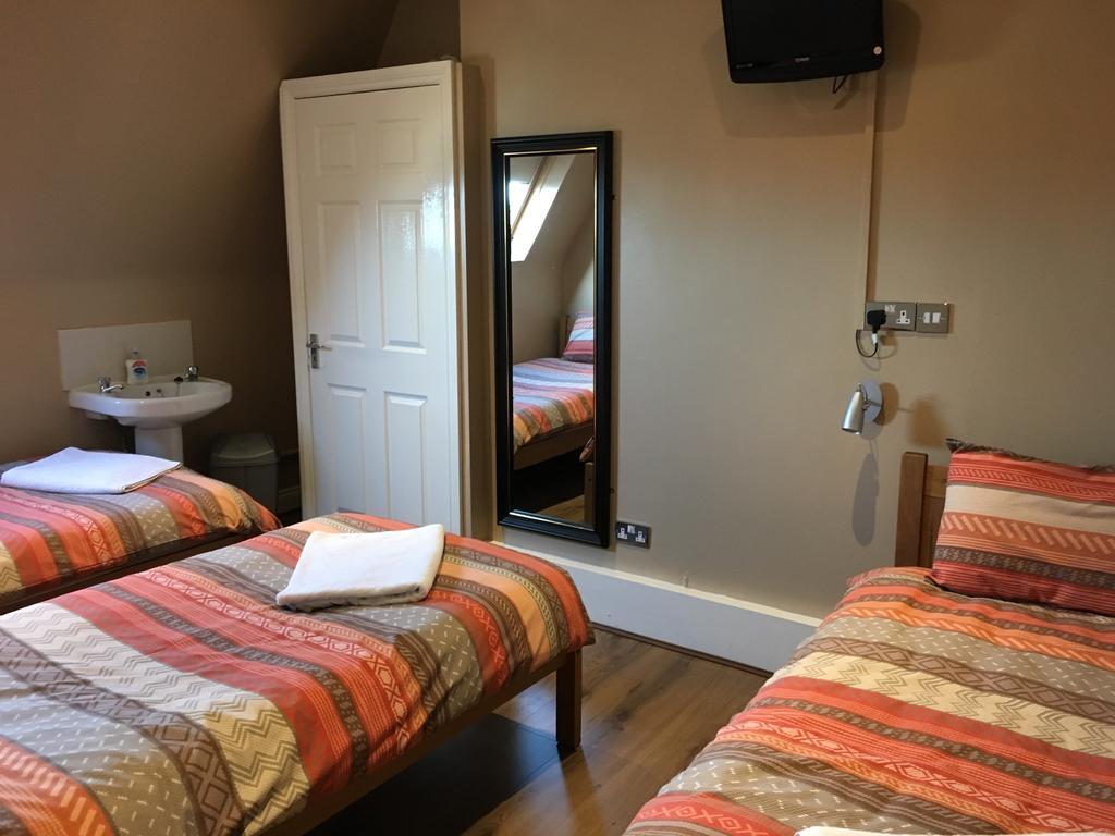 Anfield Accommodation Part Of The Twelfth Man Public House Liverpool Extérieur photo
