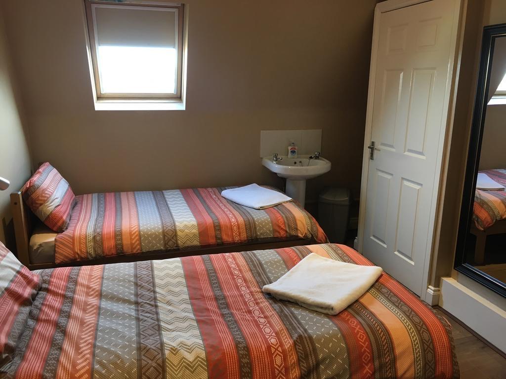 Anfield Accommodation Part Of The Twelfth Man Public House Liverpool Extérieur photo
