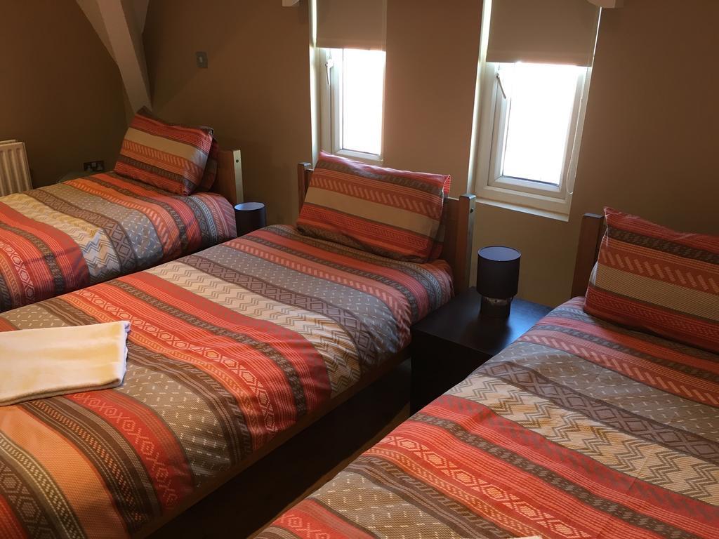 Anfield Accommodation Part Of The Twelfth Man Public House Liverpool Extérieur photo
