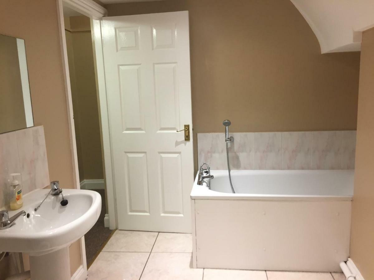 Anfield Accommodation Part Of The Twelfth Man Public House Liverpool Extérieur photo